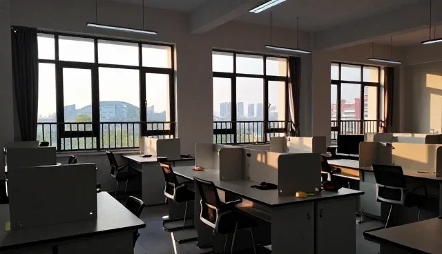 学习效率:中考英语冲刺班课程研发服务的优化路径